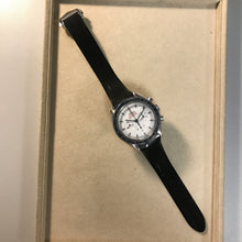 Load image into Gallery viewer, Omega Speedmaster Moonwatch Professional (310.32.42.50.04.001)