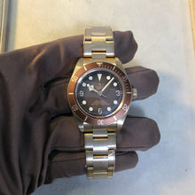 Load image into Gallery viewer, wrist_shot