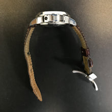 Load image into Gallery viewer, left