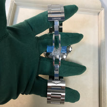 Load image into Gallery viewer, Longines Conquest V.H.P. 43mm (L3.726.4.56.6)