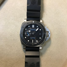 Load image into Gallery viewer, Panerai Luminor Submersible Automatic (PAM00683)