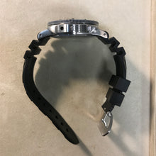 Load image into Gallery viewer, Panerai Luminor Submersible Automatic (PAM00683)