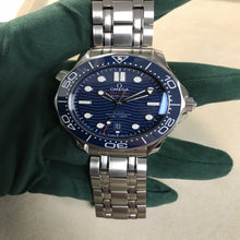 Load image into Gallery viewer, Seamaster Diver 300M Blue Dial  (210.30.42.20.03.001)