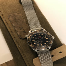 Load image into Gallery viewer, Omega Seamaster Diver James Bond No Time to Die 007(210.90.42.20.01.001)