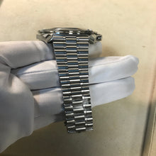 Load image into Gallery viewer, Omega Speedmaster Moonwatch Master Chronometer ( 310.30.42.50.01.001)