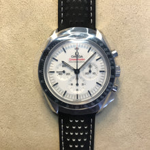 Load image into Gallery viewer, wrist_shot
