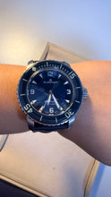 Load image into Gallery viewer, wrist_shot
