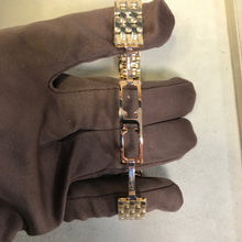 Load image into Gallery viewer, wrist_shot
