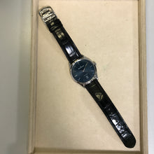 Load image into Gallery viewer, wrist_shot
