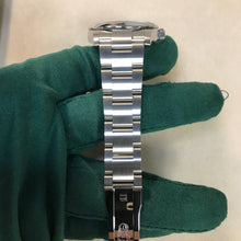 Load image into Gallery viewer, Rolex Oyster Perpetual 34 (124200-0004)
