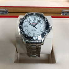 Load image into Gallery viewer, Seamaster Diver 300M (210.30.42.20.04.001)
