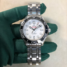 Load image into Gallery viewer, Seamaster Diver 300M (210.30.42.20.04.001)
