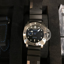 Load image into Gallery viewer, Submersible Automatic Black Dial 42 mm (PAM00973)
