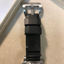 Load image into Gallery viewer, Submersible Automatic Black Dial 42 mm (PAM00973)
