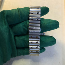 Load image into Gallery viewer, Breitling Chronomat Automatic 36 (A10380101A4A1)
