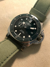 Load image into Gallery viewer, Submersible QuarantaQuattro eSteel™ Verde (PAM01287)
