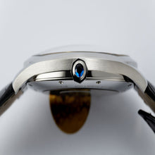 Load image into Gallery viewer, Cartier Drive Automatic Silvered Flinque Dial Men's Watch WSNM0004
